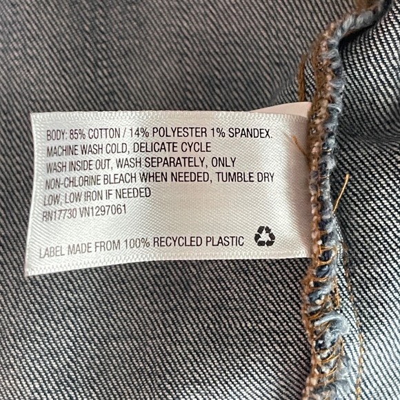 GOODFELLOW & CO Men's Monticello Wash Denim Trucker Jacket, Large - Picture 7 of 10